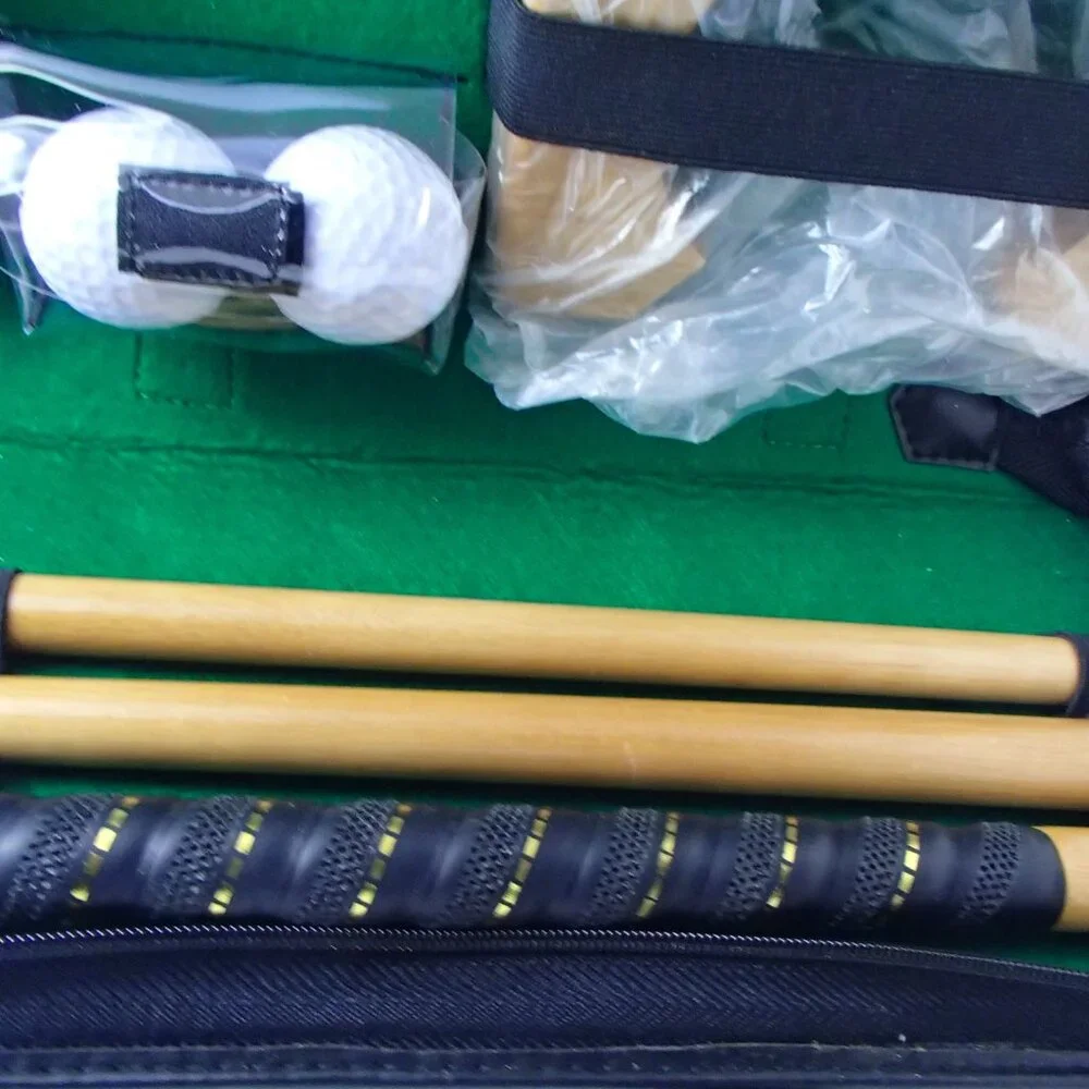 Portable Travel Golf Putter Gift Set Collapsible In Case With Balls and Cup - Picture 2 of 4
